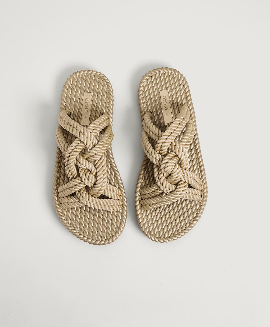 Bimba y Lola rebaja tanto las sandalias de cuerdas que casi valen lo mismo que su clon de Oysho