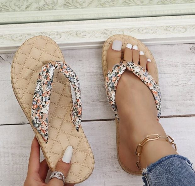 Las sandalias para el verano y por menos de 8 euros est&aacute; en Shein
