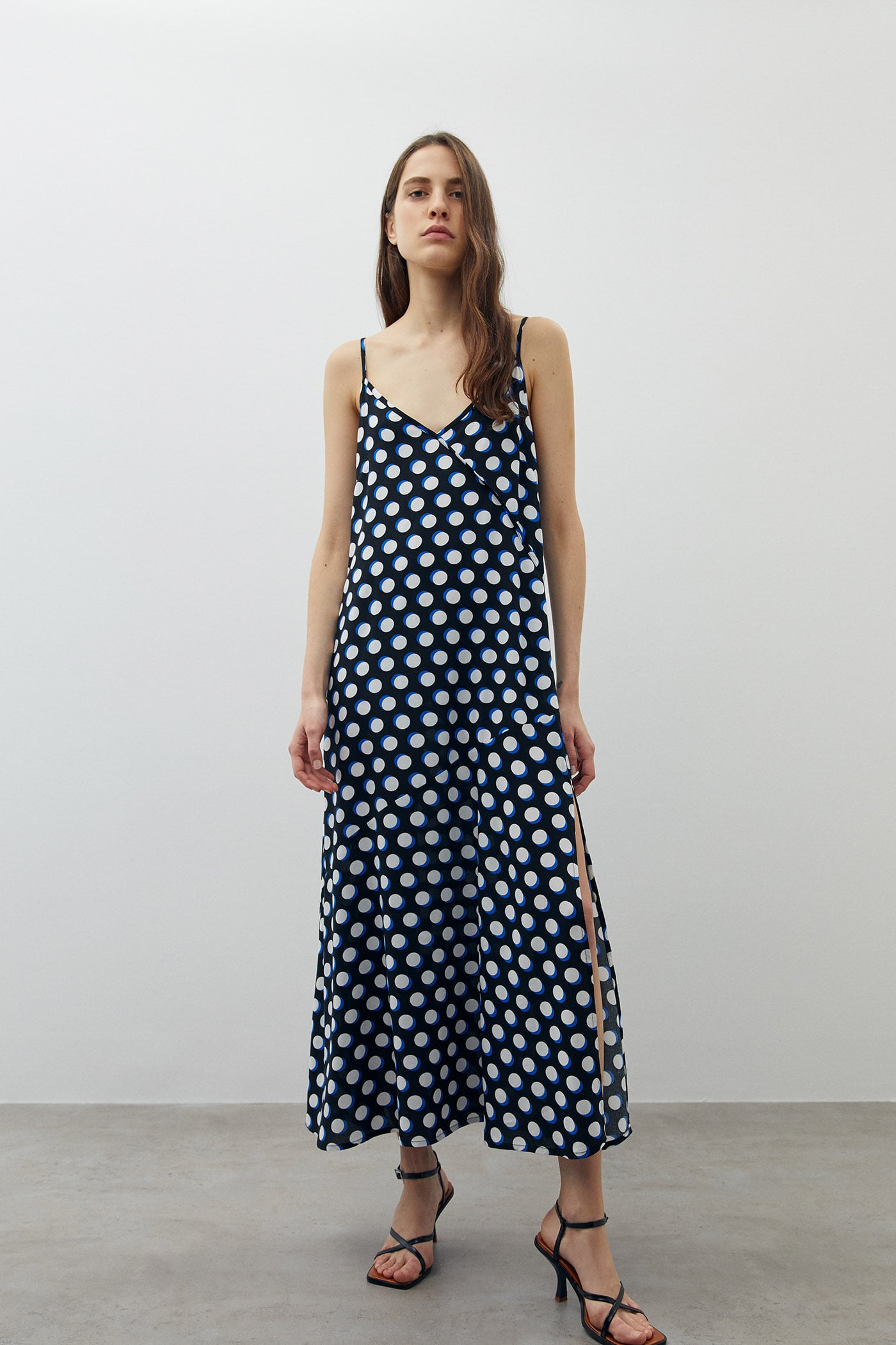 10 vestidos de las rebajas de Sfera de 15 euros que te convertir&aacute;n en la reina del verano 
