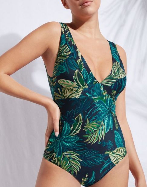 Los m&aacute;s estilosos bikinis y ba&ntilde;adores a mitad de precio est&aacute;n en Calzedonia