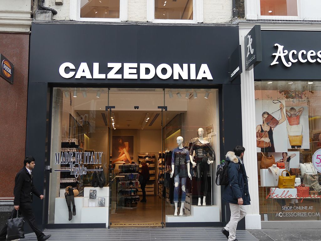 Los más estilosos bikinis y bañadores a mitad de precio están en Calzedonia