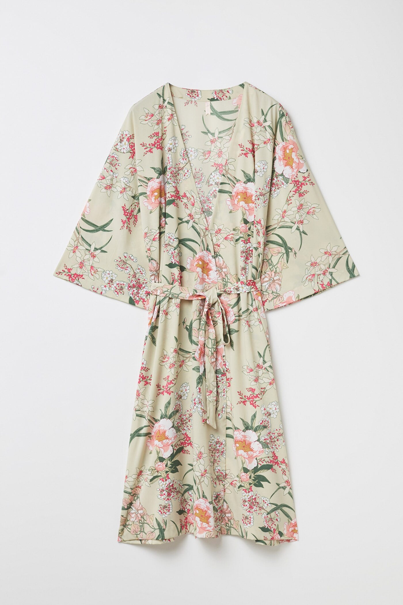 El kimono de Sfera de 17 euros que parece importado del lejano reino de But&aacute;n
