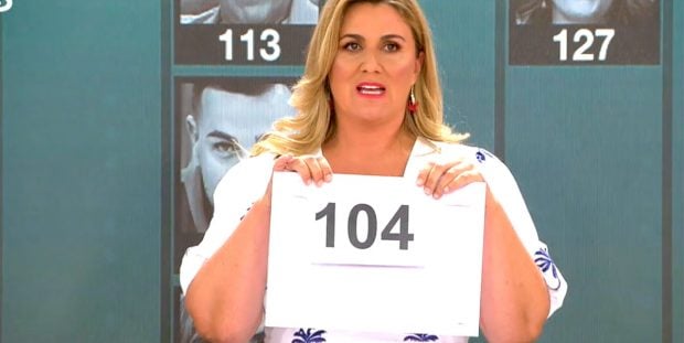 Carlota Corredera mostr&oacute; la puntuaci&oacute;n de Kiko Jim&eacute;nez en el test de inteligencia de 'S&aacute;lvame' que le hace quedar &uacute;ltimo junto a Raquel Bollo / Mediaset