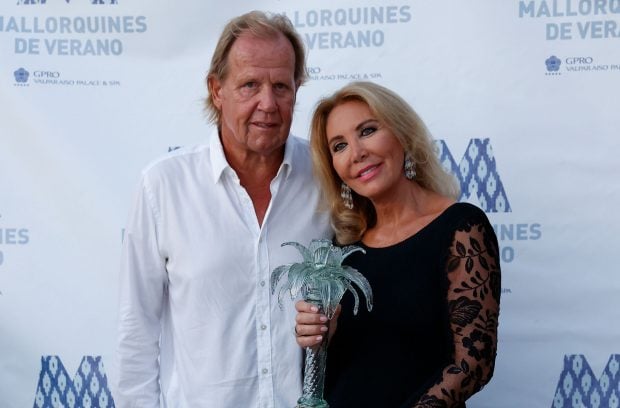 Norma Duval, Matthias Kh&uuml;n