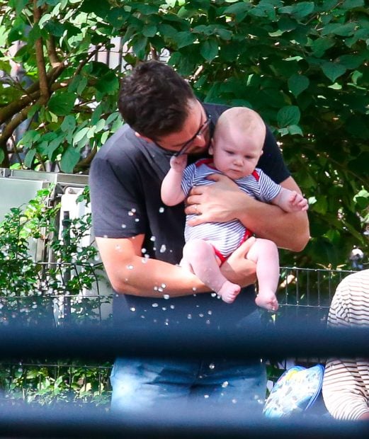 Kit Harington y su hijo / Gtres