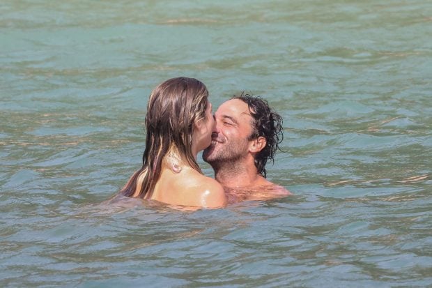 As&iacute; de rom&aacute;nticos se pusieron Ana y su novio / Gtres