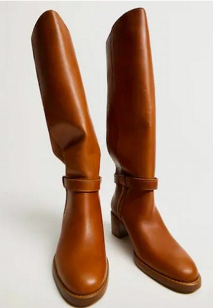 Botas marrones de caña alta de Mango./Mango