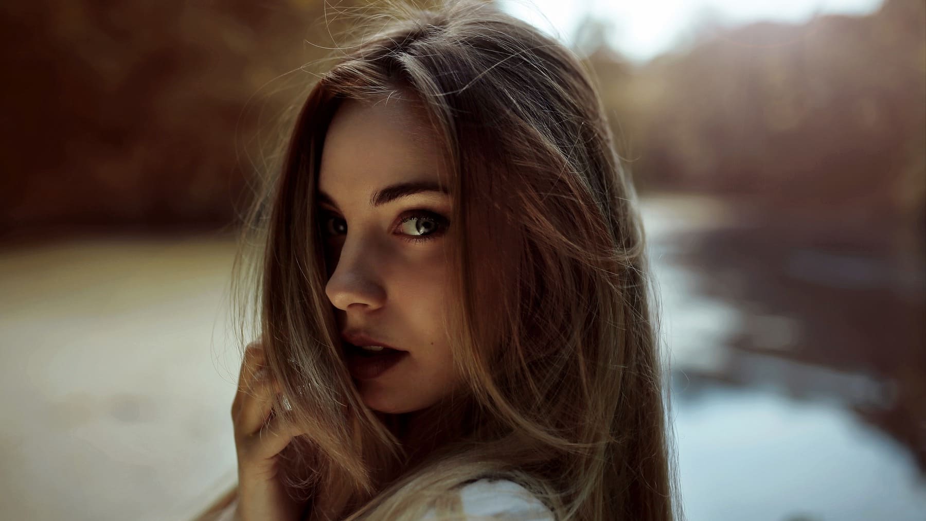 model-1844729_1920(1)(1)
