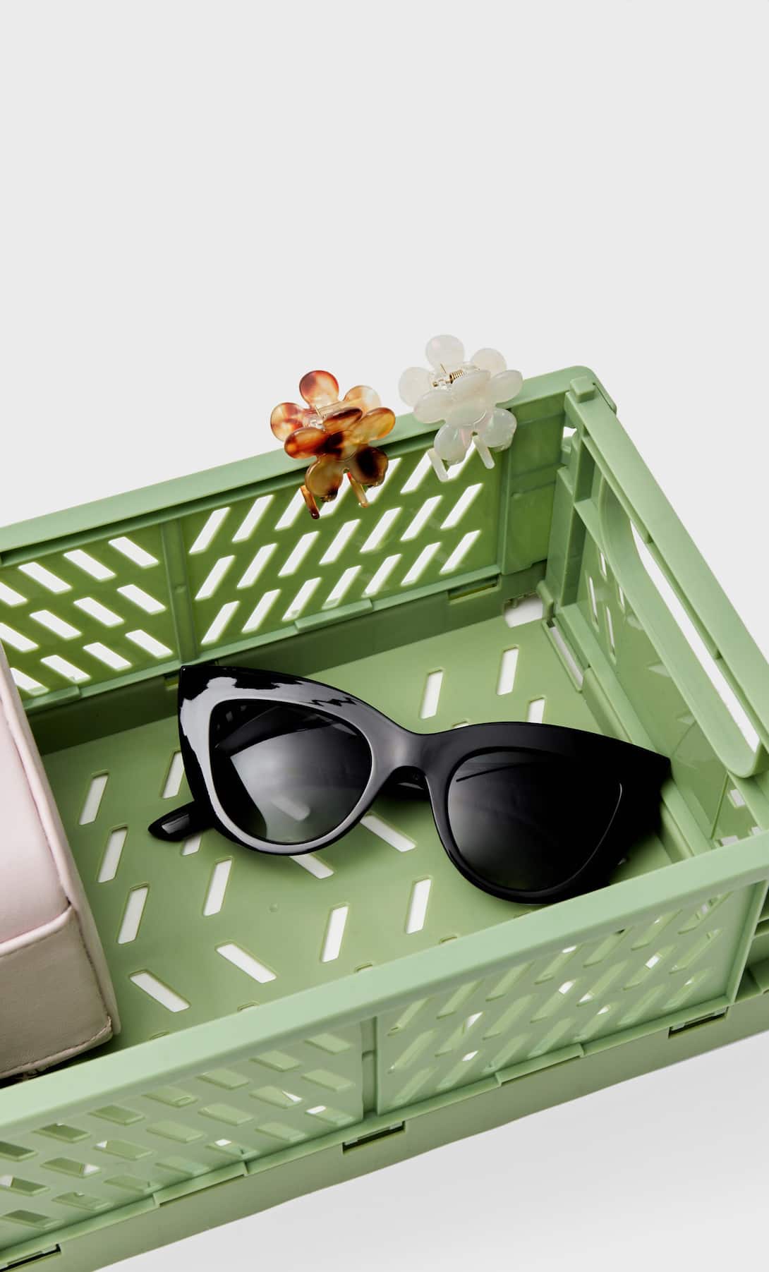 Stradivarius vende estas cajas para organizar tu casa m&aacute;s baratas y bonitas que en Ikea