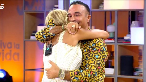 Sylvia Pantoja y Luis Rollán en 'Viva la Vida'./Telecinco