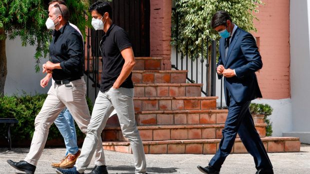Humberto Janeiro y Jesul&iacute;n de Ubrique, el d&iacute;a que enterraron a su padre / Gtres