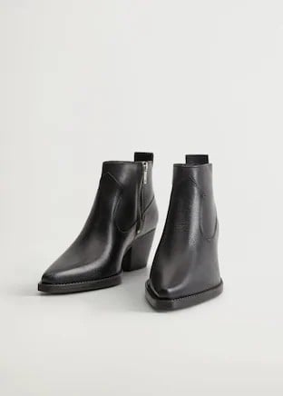 Estos son los mocasines, botas y botines de piel tirados de precio de las rebajas de Mango