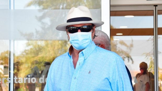 Amador Mohedano, saliendo del hospital / Gtres