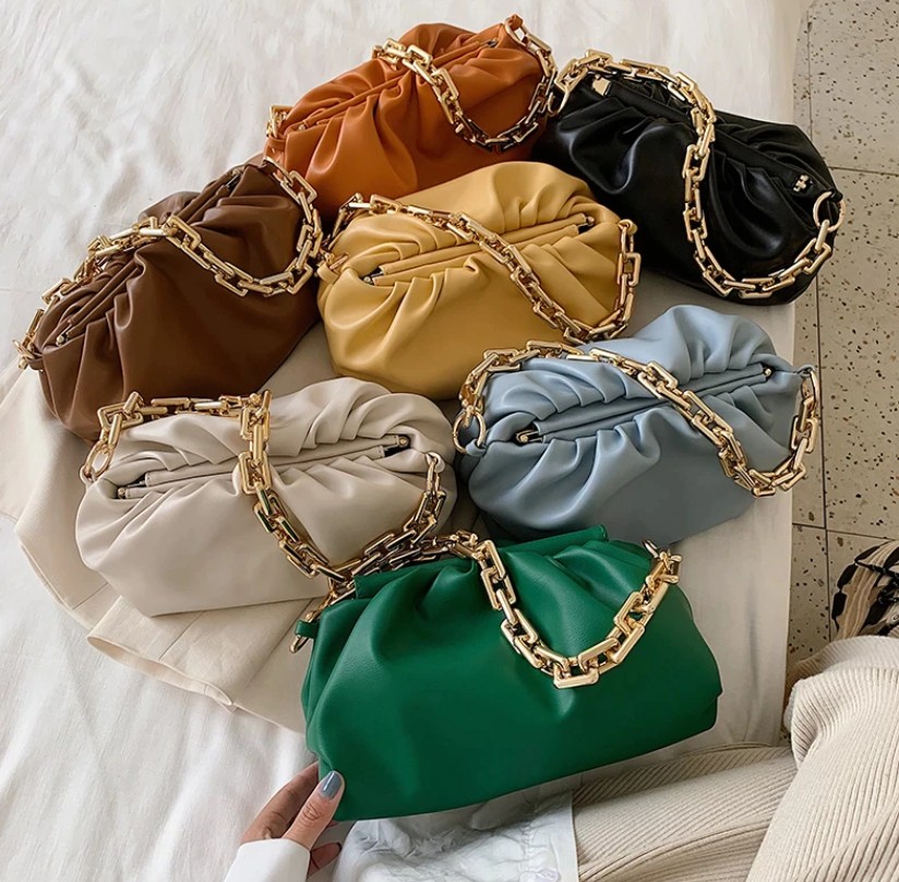 El bolso nube de Bottega Veneta de 2.500 euros est&aacute; en AliExpress casi regalado