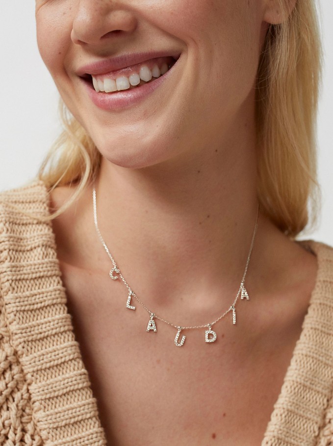 El collar que une a Carrie Bradshaw y Kate Middleton est&aacute; en Parfois por menos de 50 euros