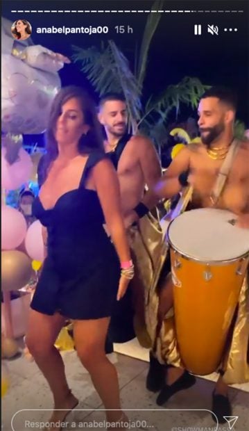 Anabel Pantoja disfrutando de su despedida de soltera./Instagram @anabelpantoja00