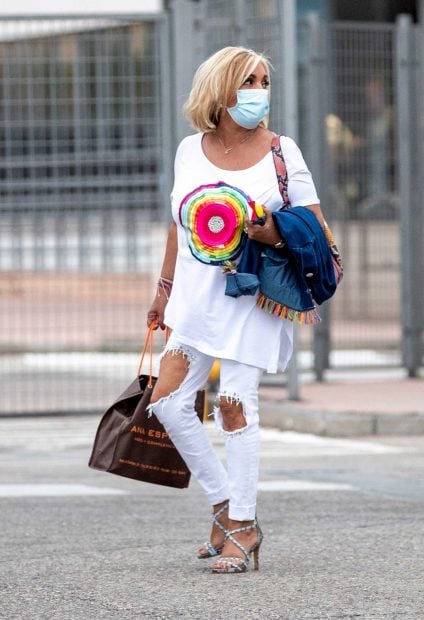 Carmen Borrego, saliendo de su primer d&iacute;a en 'S&aacute;lvame', dos a&ntilde;os despu&eacute;s de su marcha / Gtres