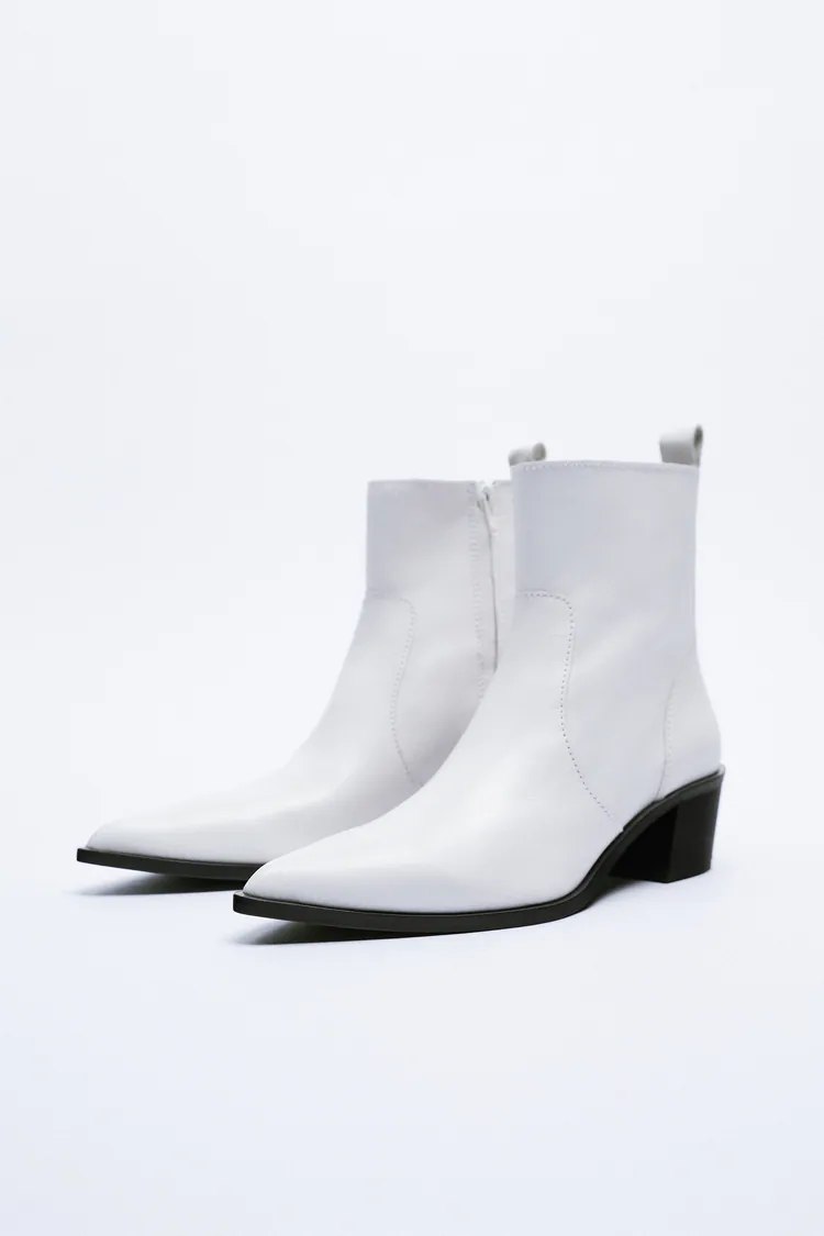 Los botines de piel de estilo cowboy de Zara son la &uacute;nica alternativa a las botas agotadas