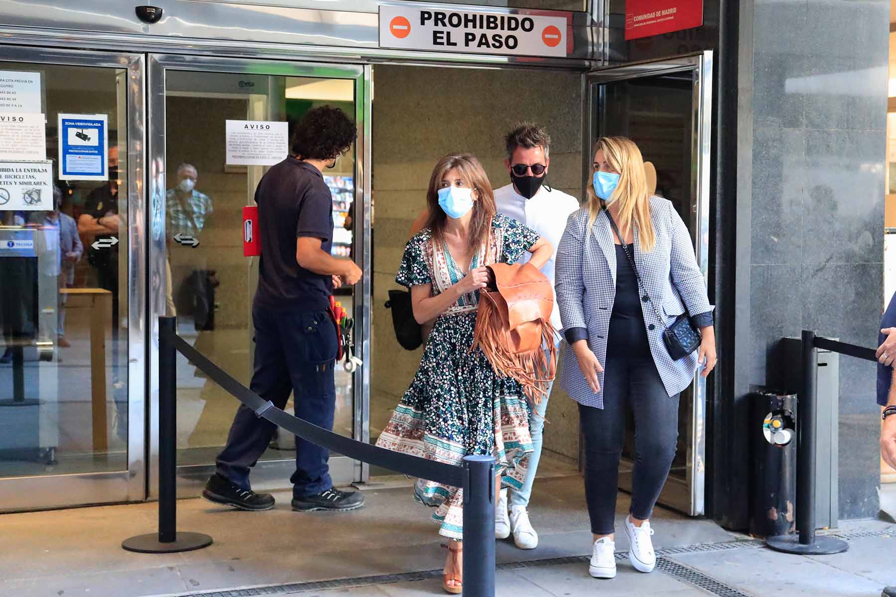 Gema L&oacute;pez viste los dise&ntilde;os de la marca tanto delante como detr&aacute;s de las c&aacute;maras / GTRES