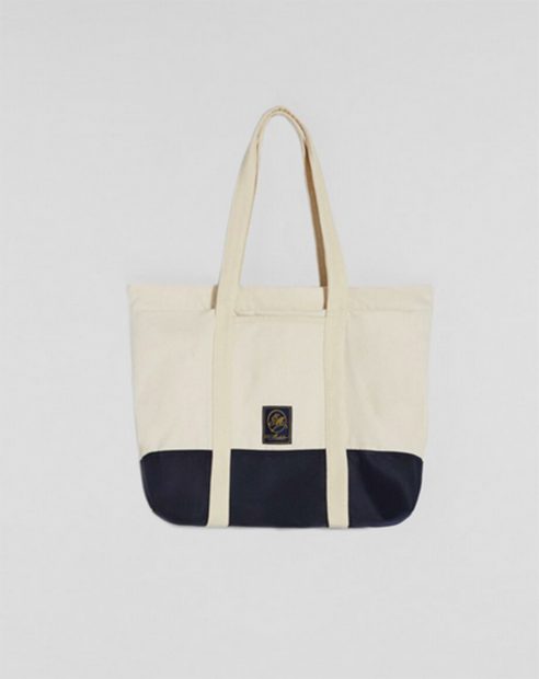 Bolso de la colecci&oacute;n de C.Tangana./Bershka