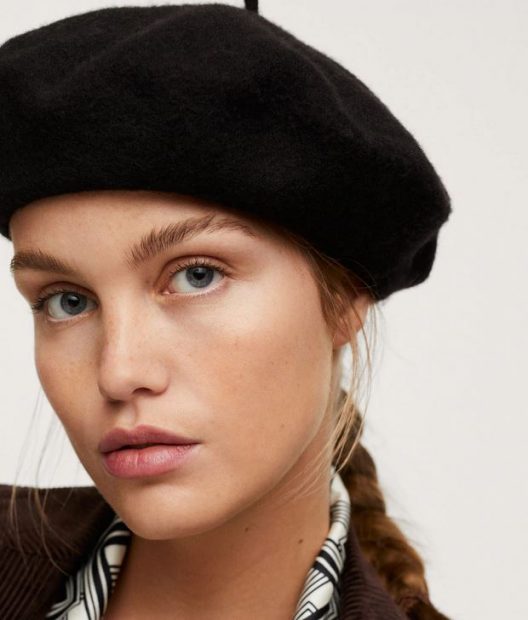 Bolsos, gafas y boina, los complementos de Mango que van a arrasar este oto&ntilde;o