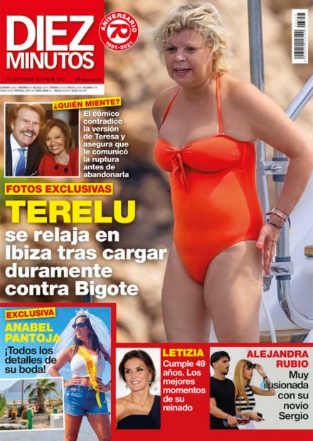 Terelu despide el verano en ba&ntilde;ador en la portada de Diez Minutos