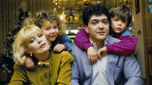 B&aacute;rbara Rey junto a &Aacute;ngel Cristo y sus hijos en la d&eacute;cada de 1980./Gtres