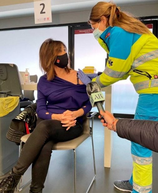 Ana Rosa Quintana se vacun&oacute; con AstraZeneca contra el coronavirus el pasado 18 de abril, en el Wanda Metropolitano / Instagram