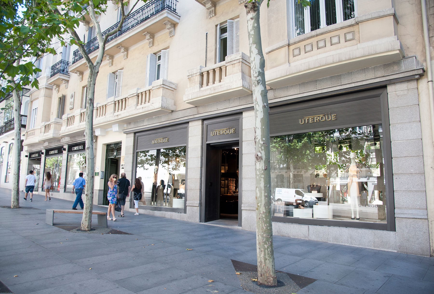 Fachada de una de las tiendas de Uterq&uuml;e en Madrid / Gtres