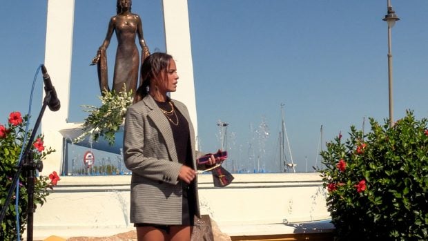 Gloria Camila en el homenaje a Roc&iacute;o Jurado en Chipiona./Gtres