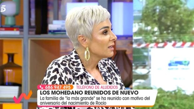 Tal y como ha asegurado la colaboradora, no acude a los actos que rinden tributo a la artista por "respeto"./Telecinco