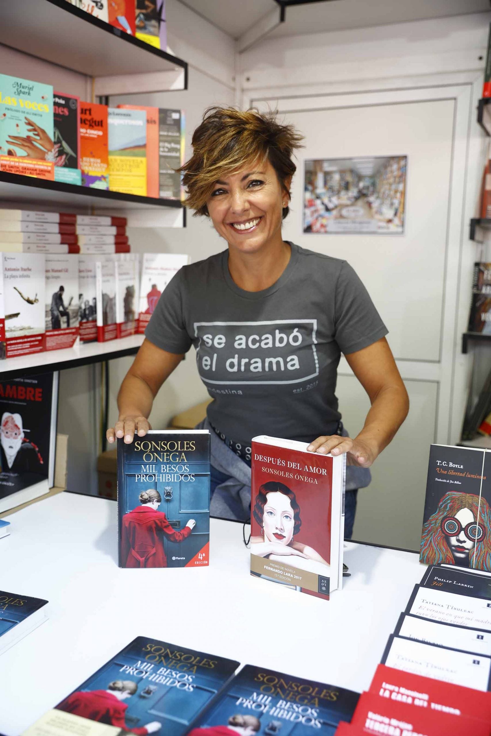 Sonsoles &Oacute;nega durante la Feria del Libro de Madrid / GTRES