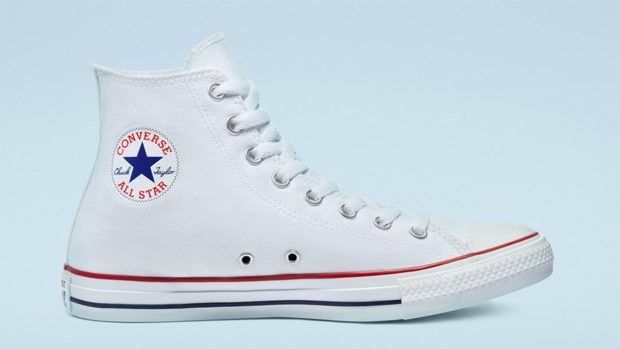 Converse blancas modelo sin plataforma./Converse