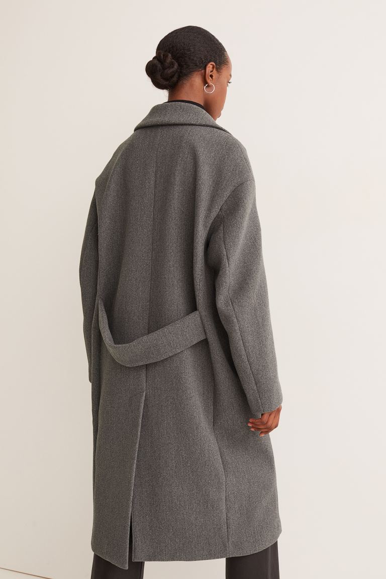 H&M tiene el abrigo que necesitas para este invierno a precio regalado: menos de 40 euros