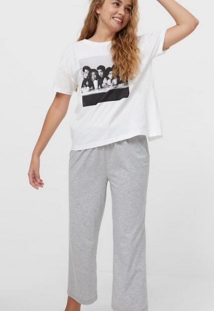 Stradivarius se pasa el juego con sus precios en su colecci&oacute;n de pijamas