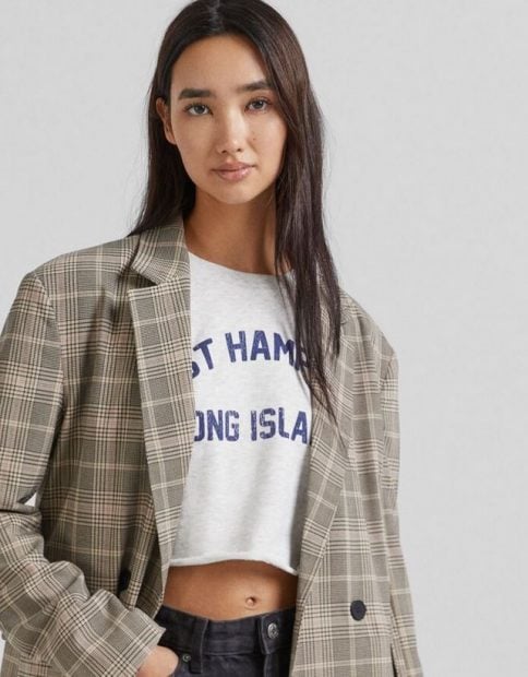 Bershka tiene la blazer m&aacute;s c&oacute;moda al 40% y ser&aacute; la estrella de tus looks de invierno
