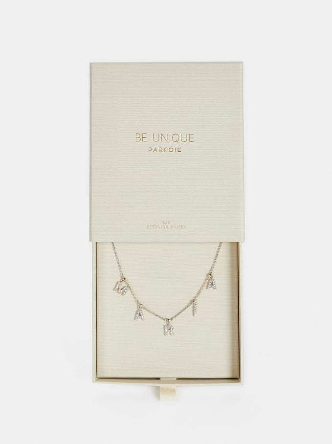 Parfois tiene la versi&oacute;n low cost del collar m&aacute;s emotivo de Mar&iacute;a Pombo