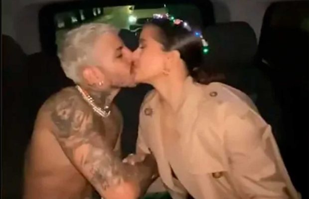 Rosal&iacute;a y Rauw Alejandro se besan / TikTok