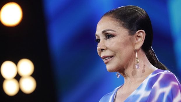 Durante este a&ntilde;o en el que Isabel ha estado distanciada de su hijo, no se ha pronunciado a trav&eacute;s de ning&uacute;n medio de comunicaci&oacute;n. Ha preferido guardar silencio. En cambio su hijo, ha concecido entrevistas y a visitado los plat&oacute;s de televisi&oacute;n donde ha contado c&oacute;mo se encontraba tras esta pol&eacute;mica que ha envuelto a la familia./Gtres