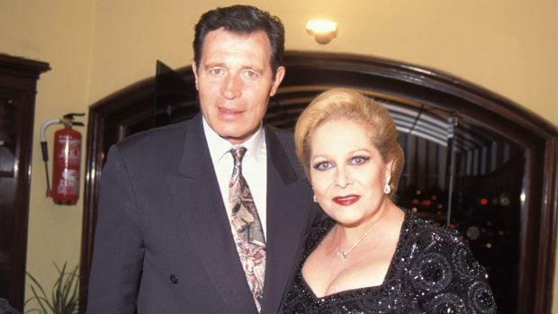 Concha M&aacute;rquez Piquer y su viudo, Ramiro Olivares / Gtres