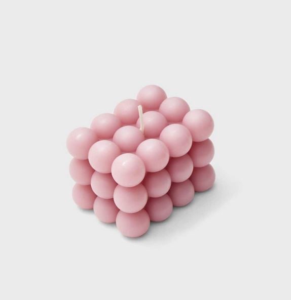 Redecora tu habitaci&oacute;n con las velas de cubo de burbujas de Stradivarius por menos de 6 euros