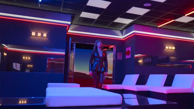 Nawja Nimri presentando 'Insiders'./Netflix