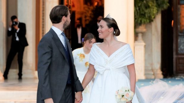 Philippo de Grecia y Nina Flohr celebrando su boda./Gtres
