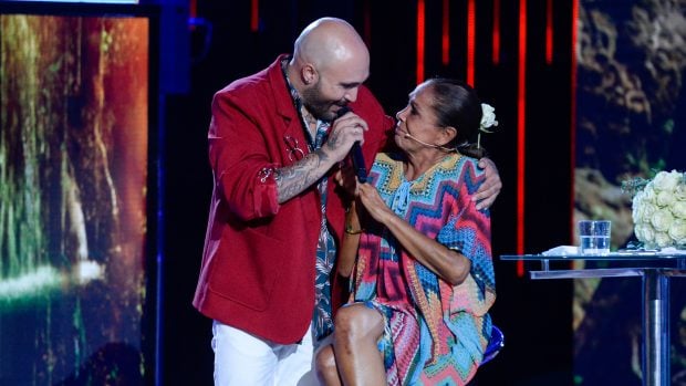 Isabel Pantoja y Kiko Rivera en el plat&oacute; de 'Supervivientes 2019'./Gtres