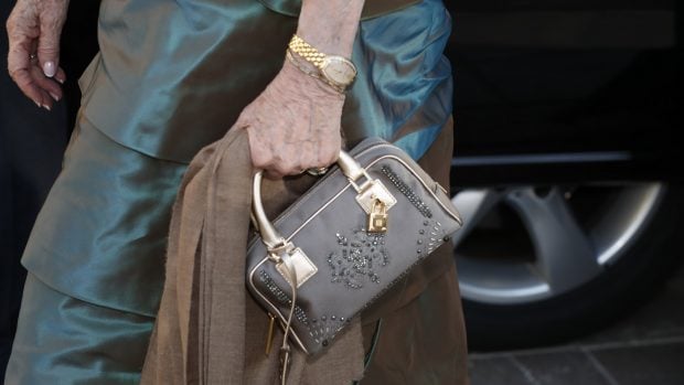 Bolso de do&ntilde;a Sof&iacute;a./Gtres