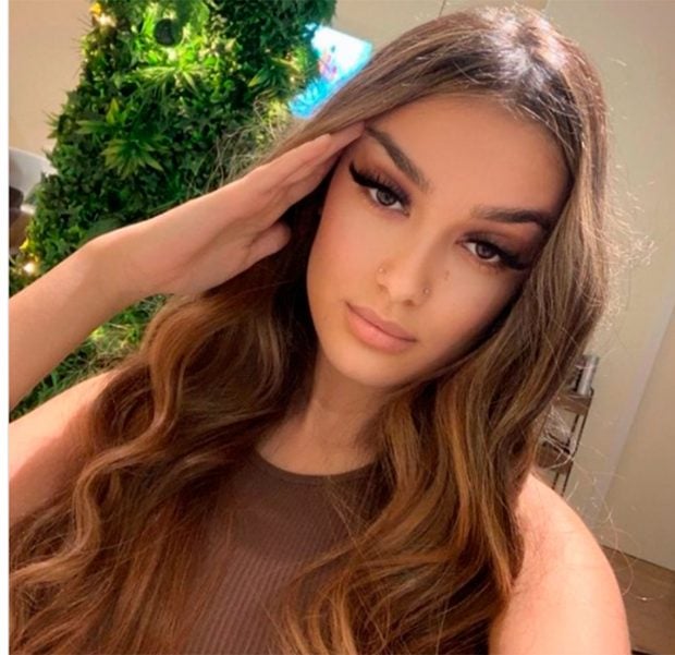 Julia Janeiro, posando en Instagram 