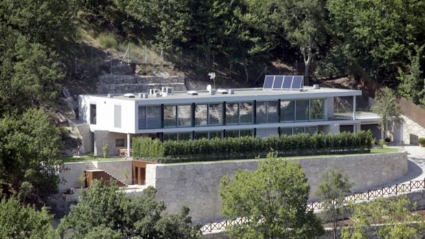 Exterior de la casa de Cristiano Ronaldo en Portugal./Gtres