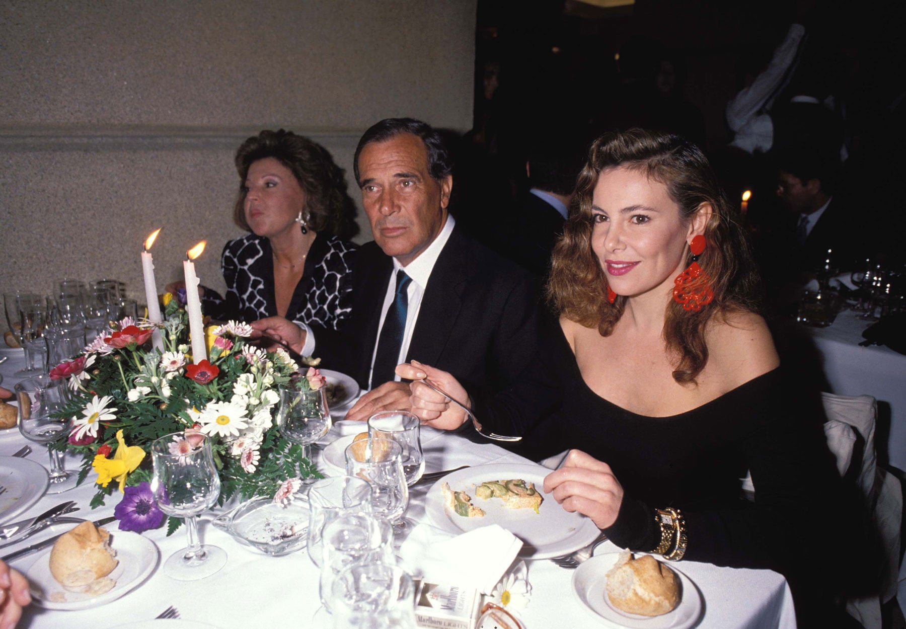 Ana Obreg&oacute;n junto a sus padres en una imagen de archivo/ Gtres