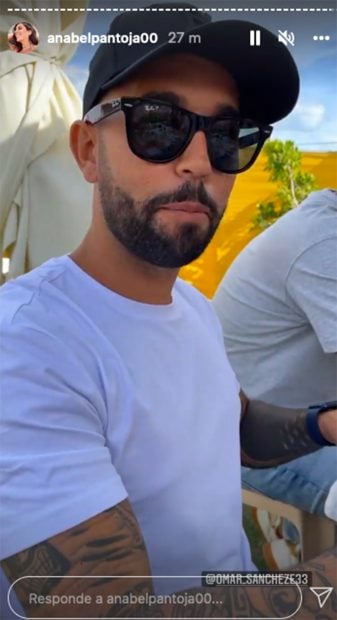 Omar S&aacute;nchez de comida con amigos y Anabel Pantoja./Instagram @anabelpantoja00