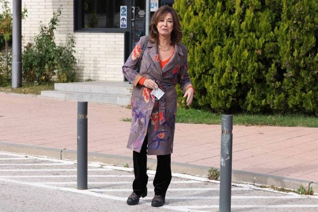 Ana Rosa Quintana saliendo de Mediaset / GTRES
